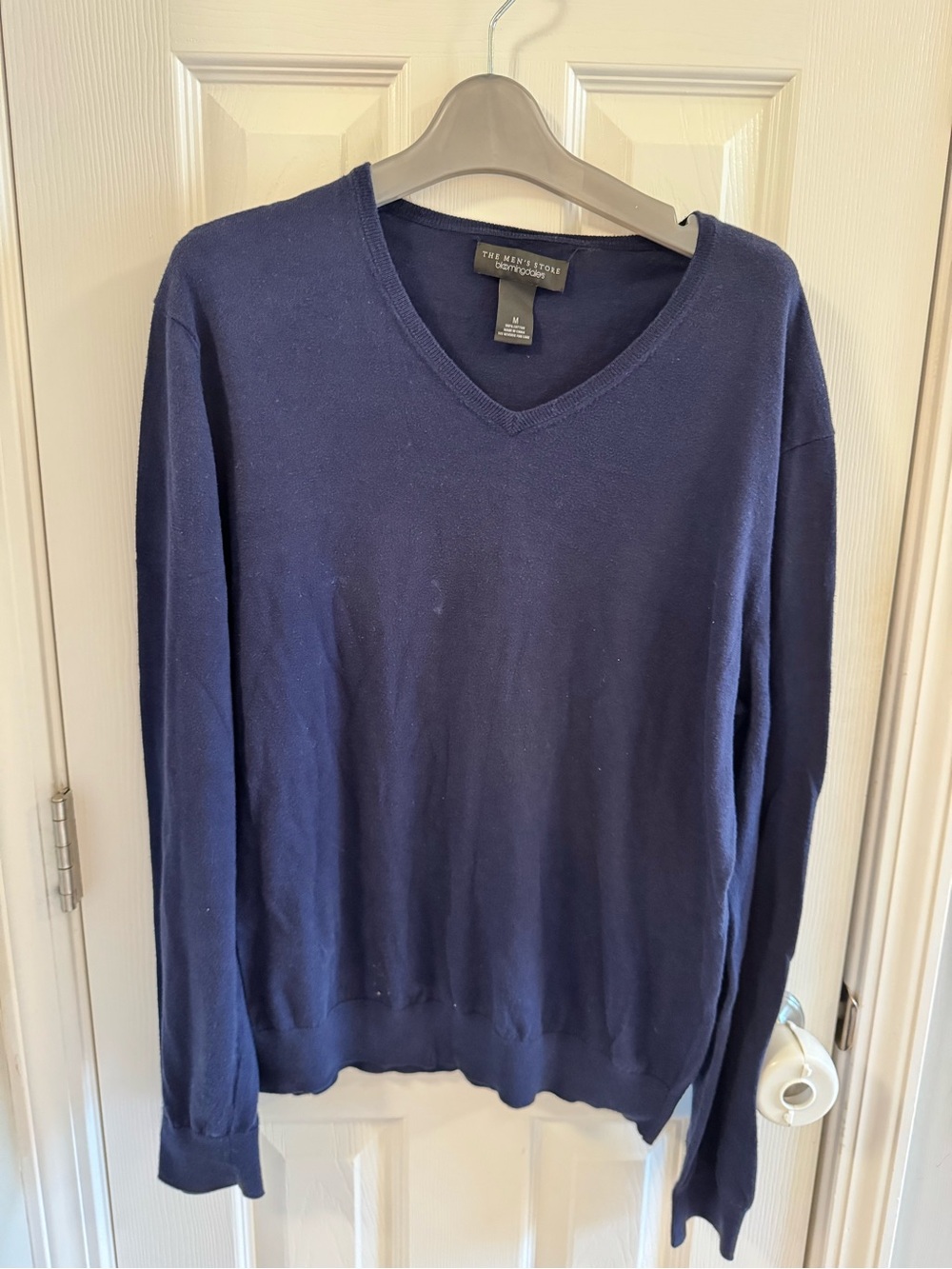 Bloomingdale’s Men’s Store - Navy V-Neck Sweater - Dark Blue size Medium